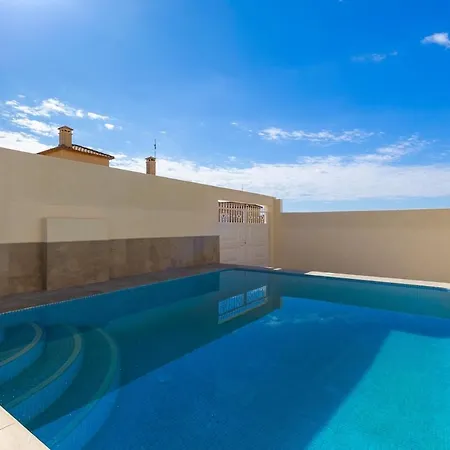 别墅 Luxury With Private Pool Villamatin